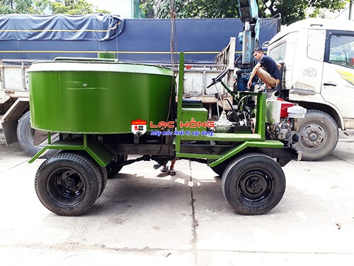 máy trộn bê tông tự hành