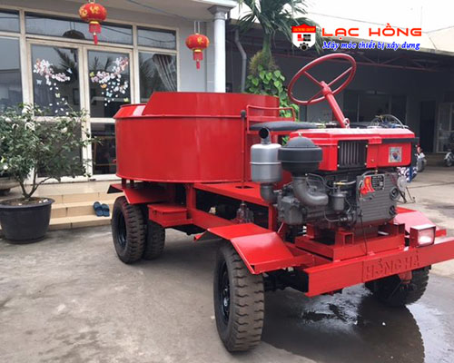 máy trộn bê tông tự hành Lạc Hồng