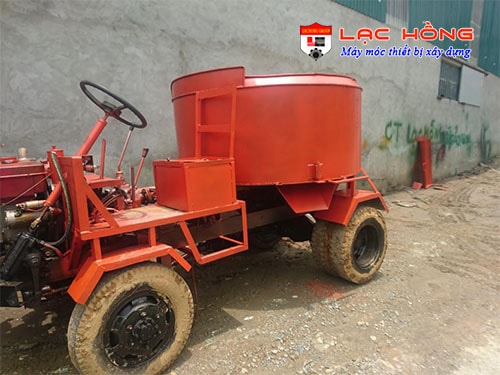 máy trộn bê tông tự hành