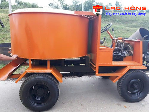 máy trộn bê tông tự hành