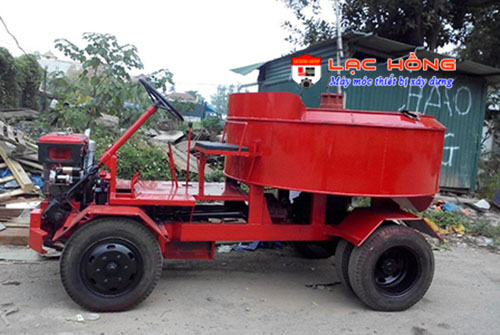 máy trộn bê tông tự hành